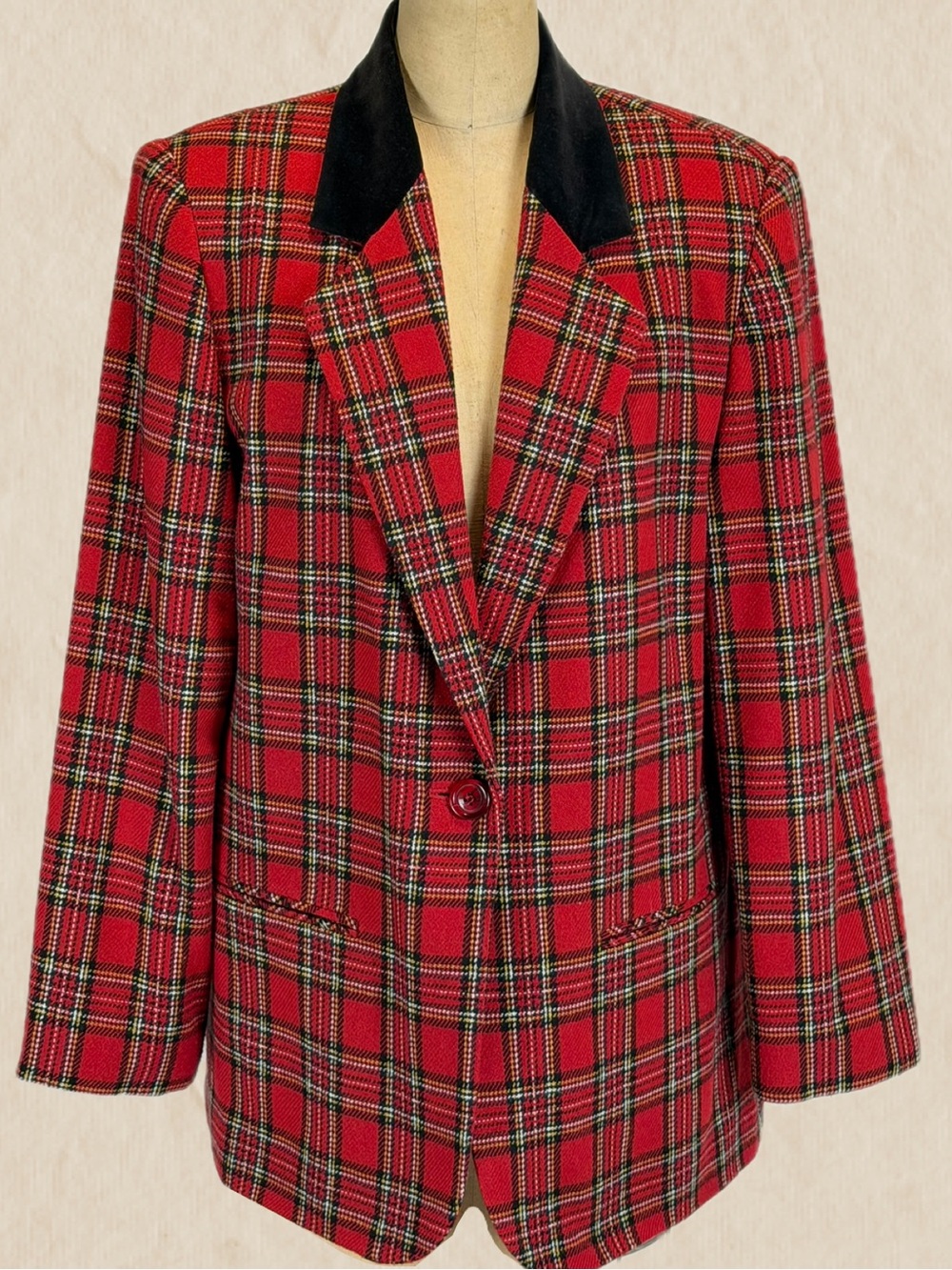 VINTAGE tartan plaid wool blazer women’s black velvet collar Scottish academia
